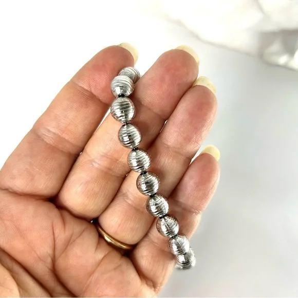 Vintage Coro Silver Tone Metal Ball Beaded Necklace - Picture 7 of 9